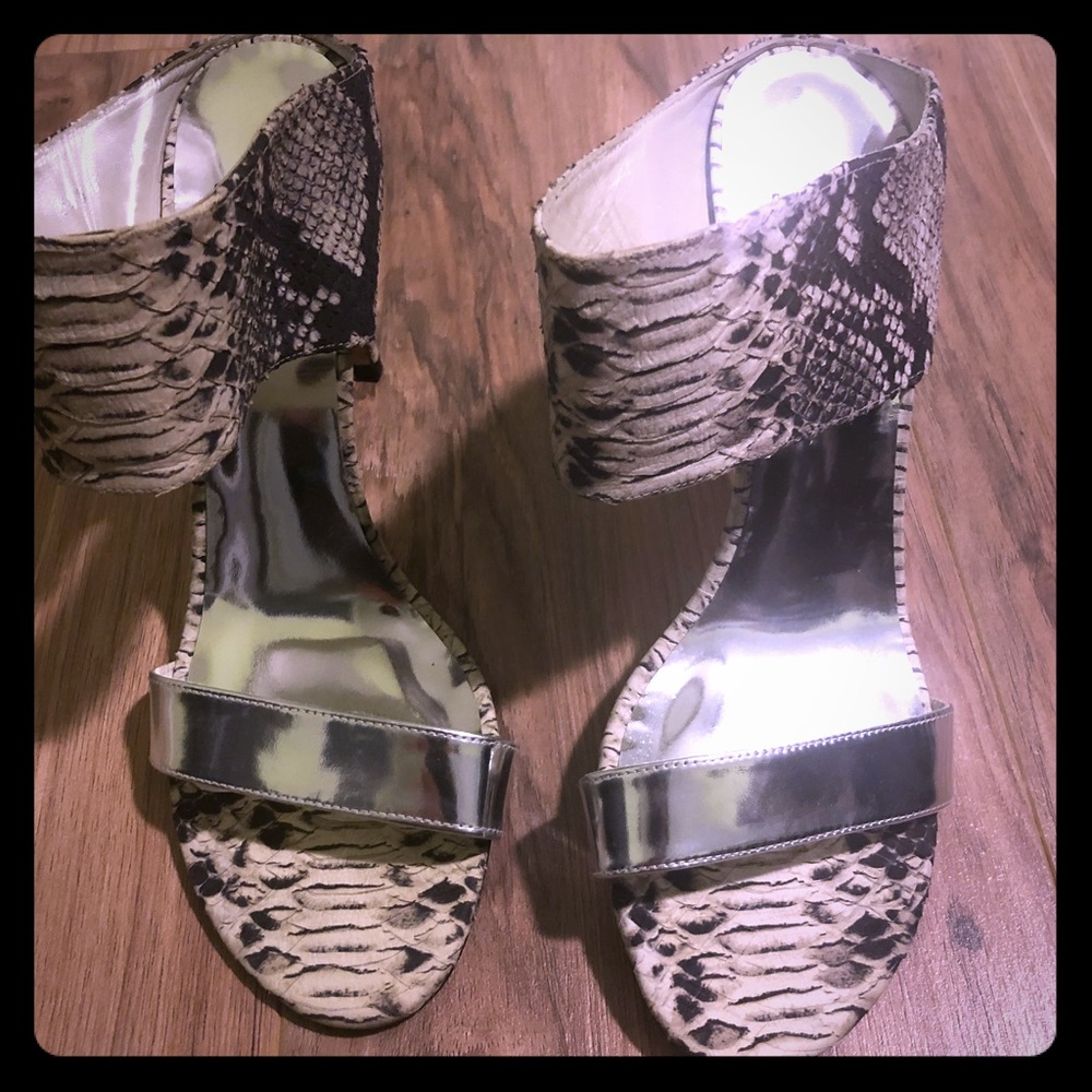 Stuart Weitzman heels. 9.5